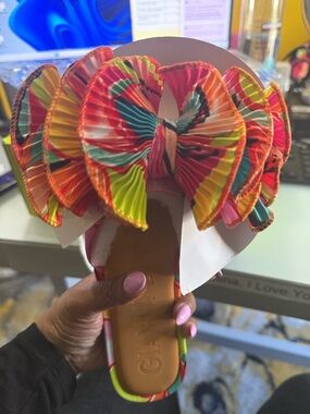 😍Brand NEW! Gianni Bini Sandals